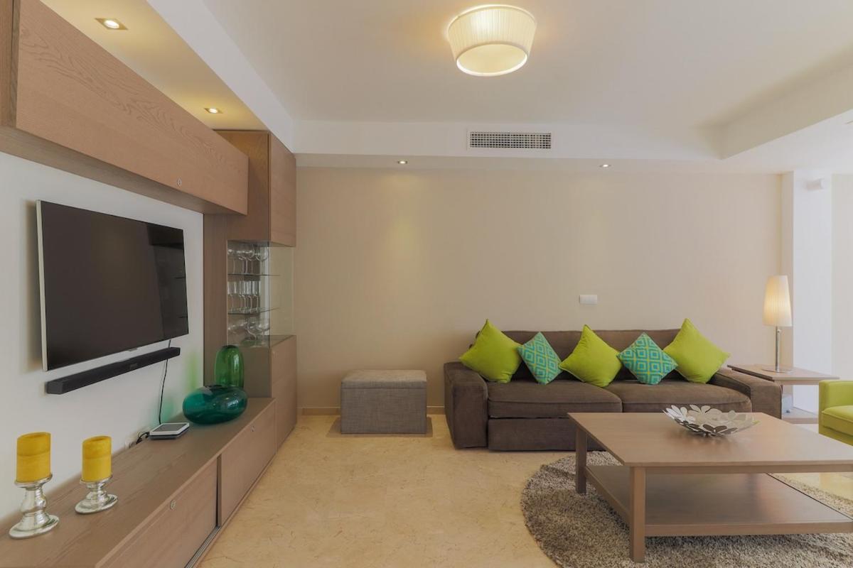 C43 - Family House With Terrace And Shared Pool Villa Беналмадена Екстериор снимка
