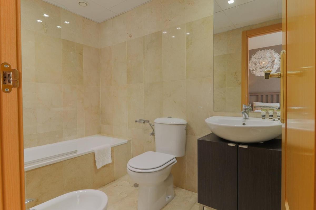 C43 - Family House With Terrace And Shared Pool Villa Беналмадена Екстериор снимка