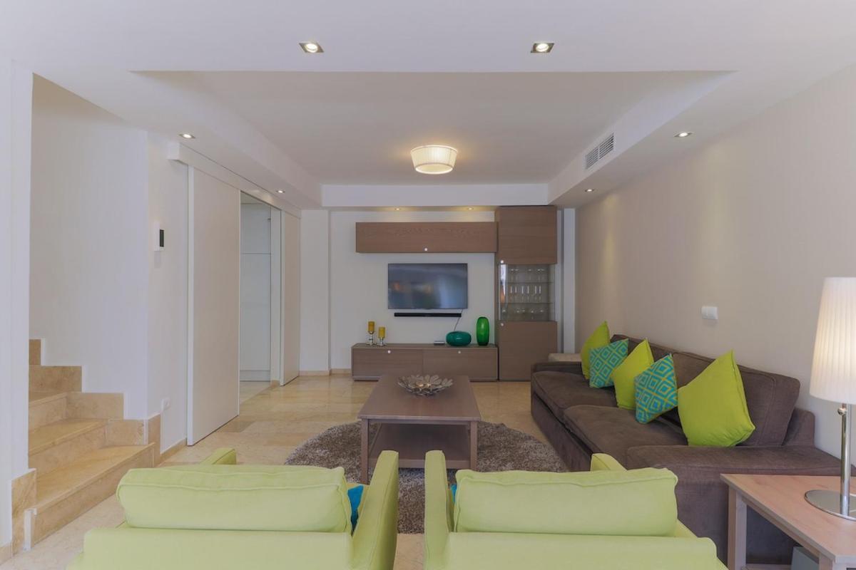 C43 - Family House With Terrace And Shared Pool Villa Беналмадена Екстериор снимка